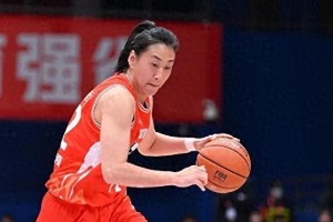 中国女篮集训名单争议：33岁战神落选，00后能否接班？