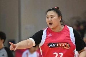 刘禹彤14分6篮板助山西女篮大胜石家庄