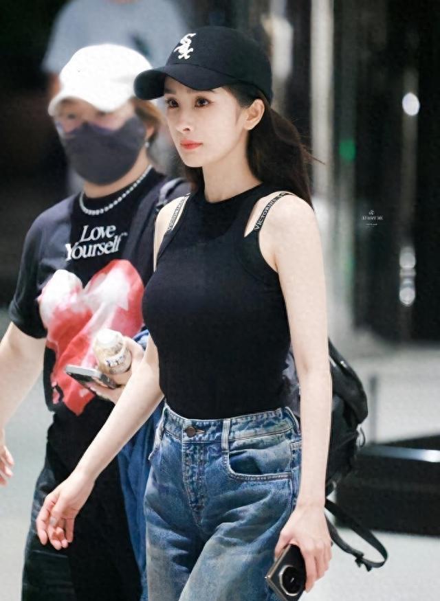 杨幂红毯造型